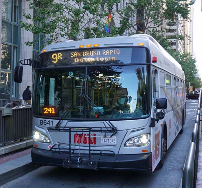 MUNI New Flyer XDE40 8641